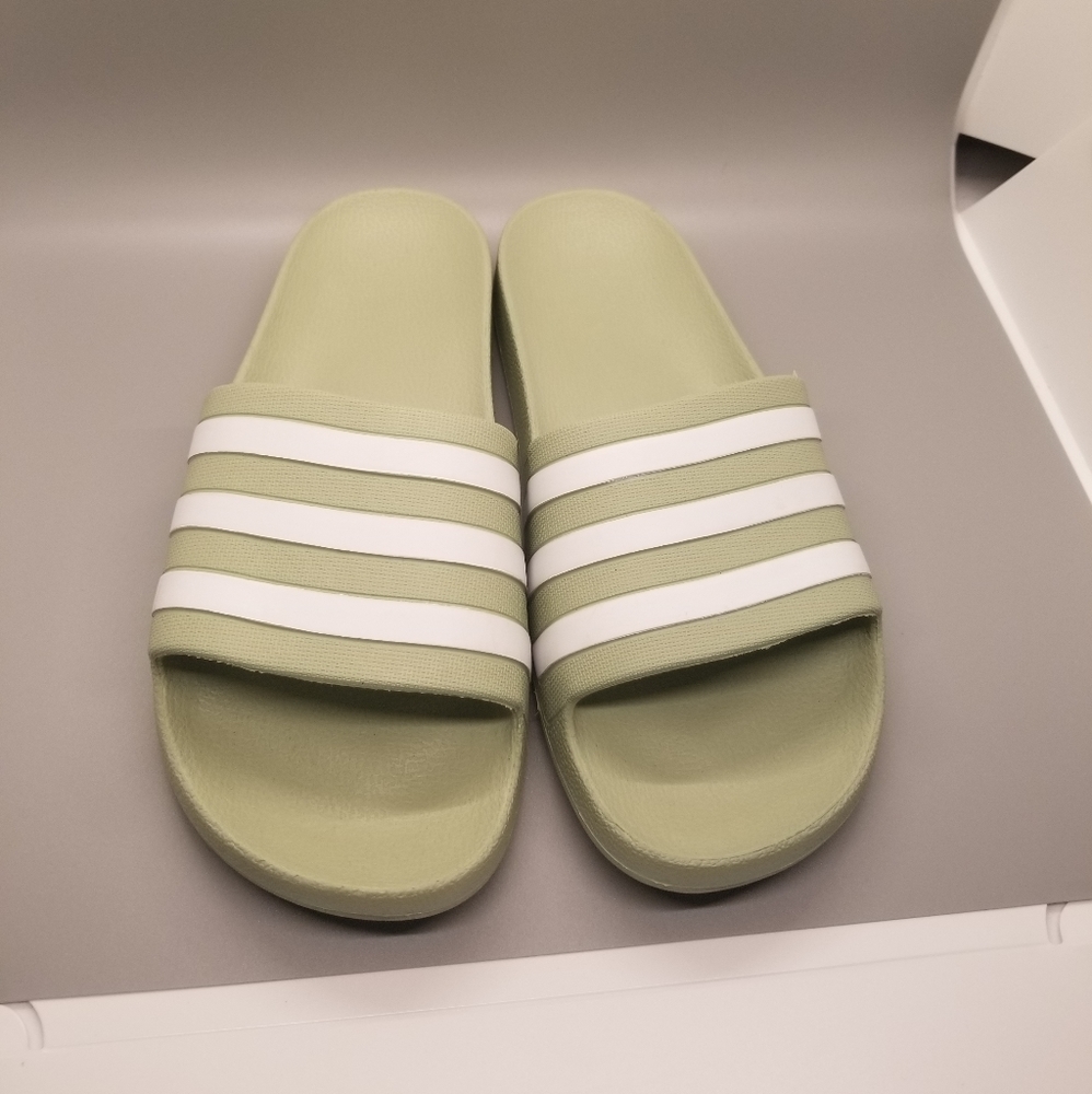 Womens 8 ADIDAS Adilette Green slides: worn once